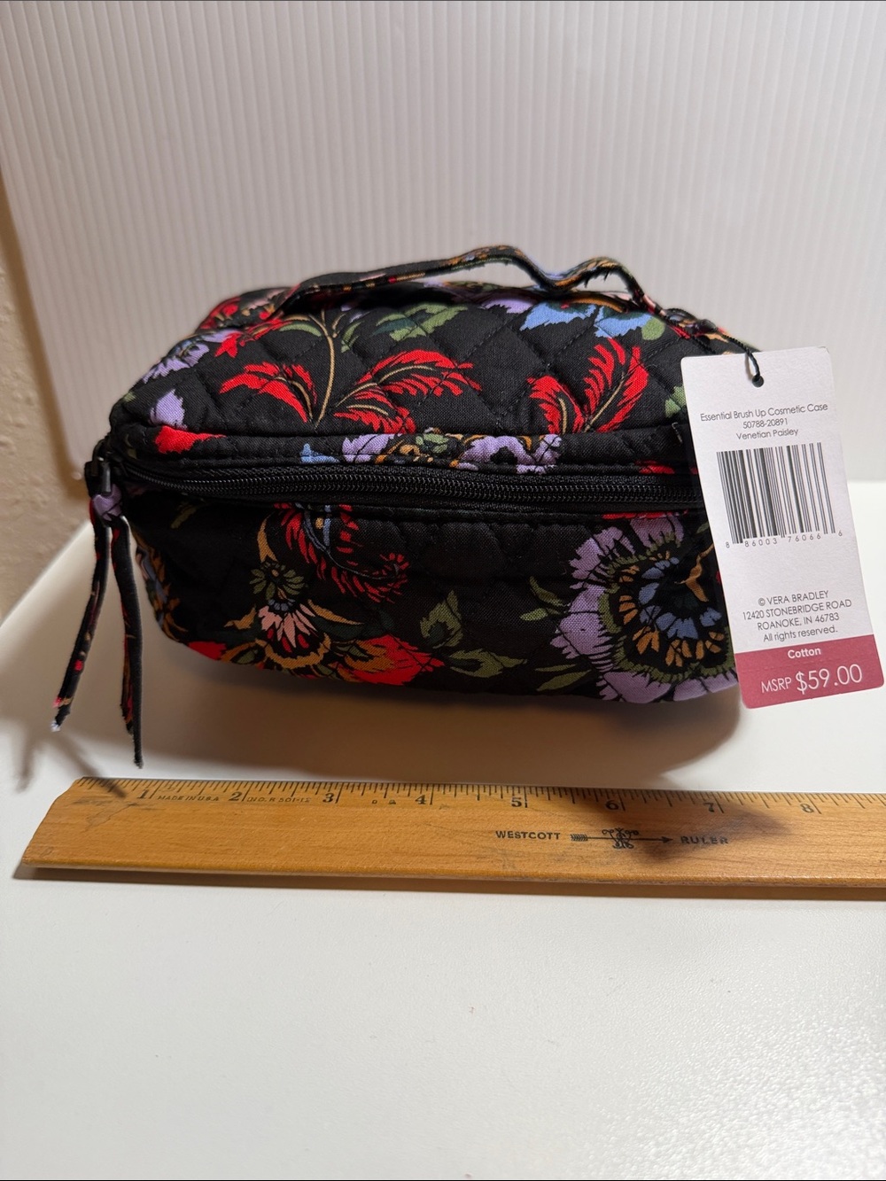 Vera Bradley essential brush up cosmetic case in Venetian paisley. NEW